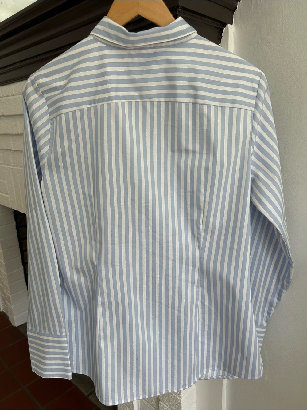Banana Republic Riley Light Blue and White Stripe Button-Down Shirt Size 12 NEW - Picture 6 of 8